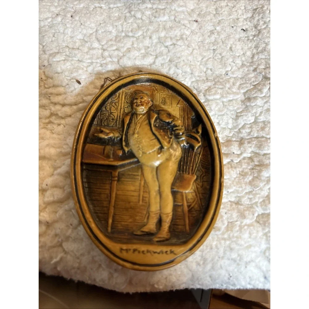 Vintage Antique 3d Painted Wall Plaque 5x3.5